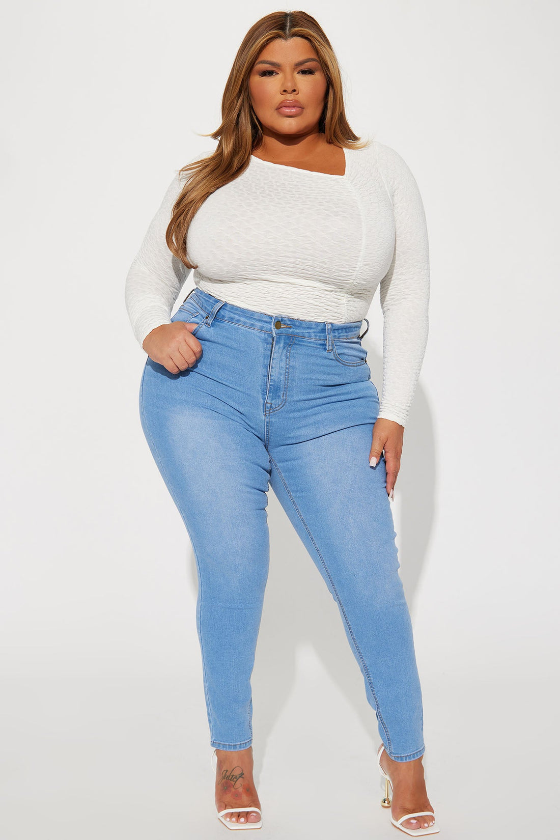 Vibe Check Curvy Stretch Skinny Jeans - Light Wash