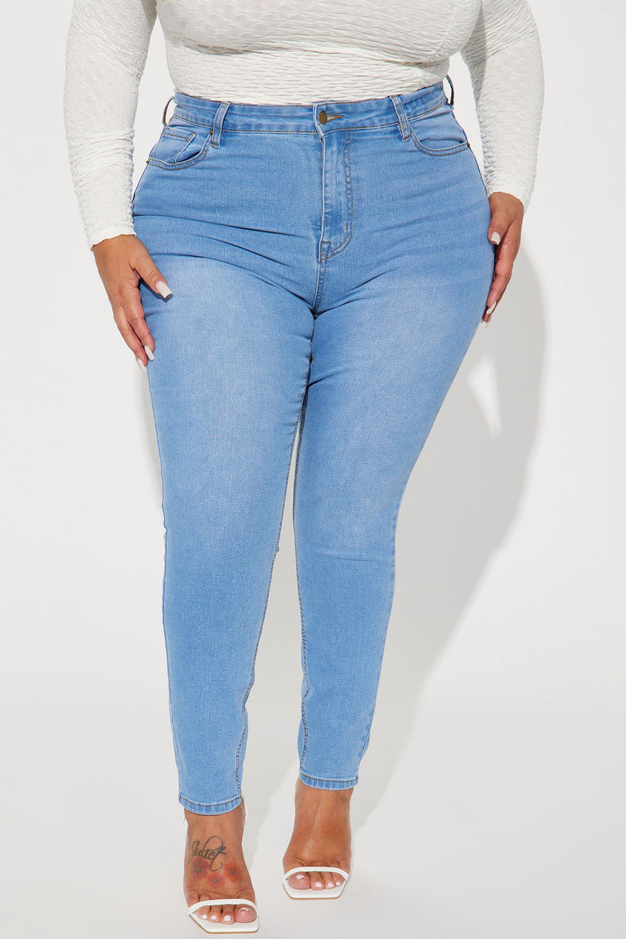 Vibe Check Curvy Stretch Skinny Jeans - Light Wash