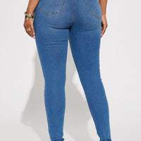 Vibe Check Curvy Stretch Skinny Jeans - Medium Wash