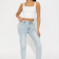 Time Out Crossover Distressed Vintage Ankle Jeans - Light Blue Wash