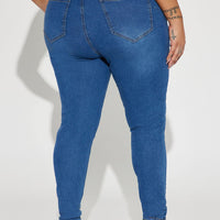 Vibe Check Curvy Stretch Skinny Jeans - Medium Wash