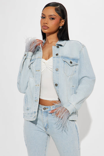Light As A Feather Trim Denim Trucker Jacket - Light Wash