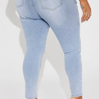 Malia Mid Rise Stretch Skinny Jeans - Light Wash