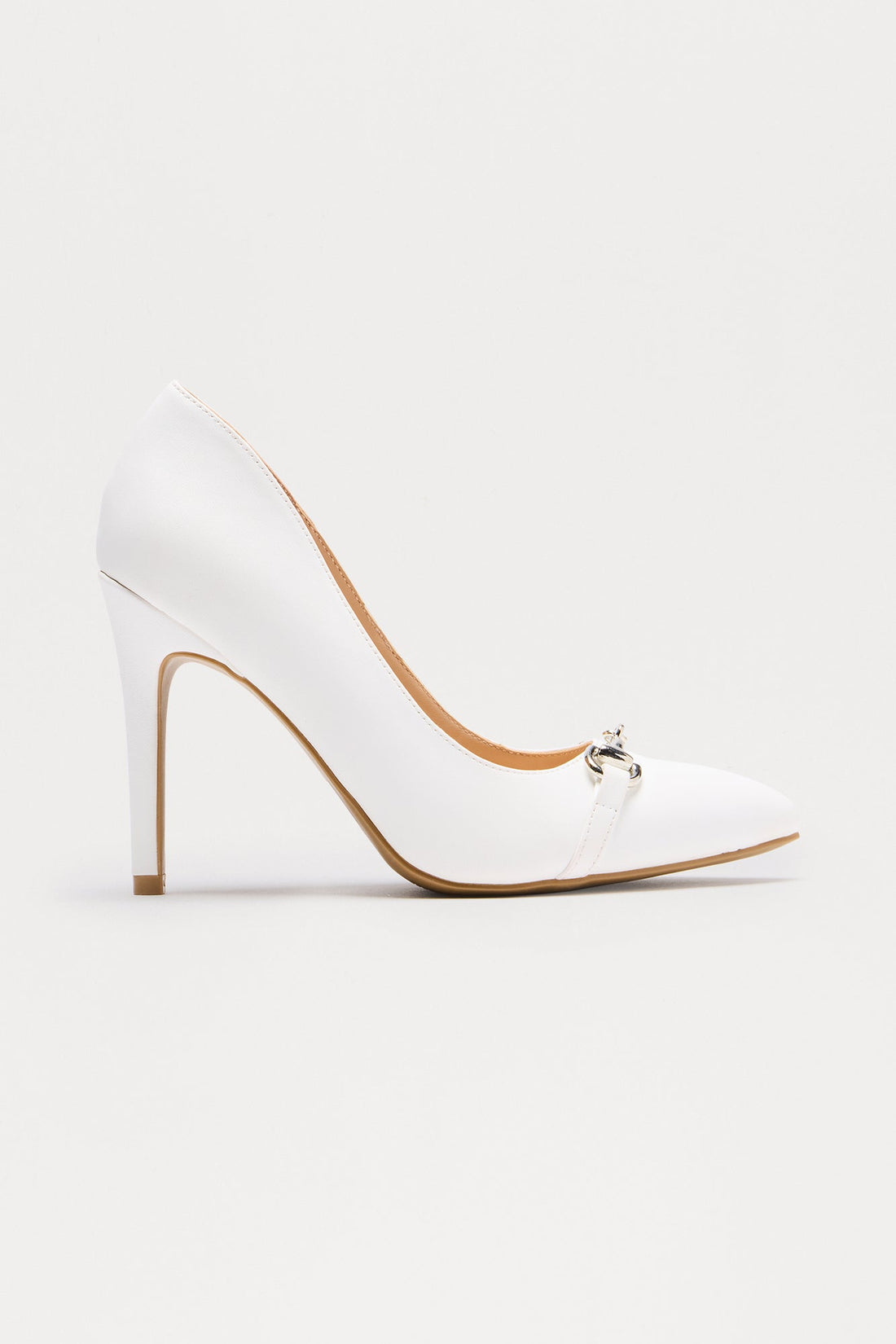 Akira Hardware Pumps  - White
