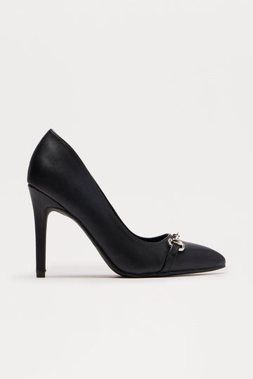 Akira Hardware Pumps  - Black