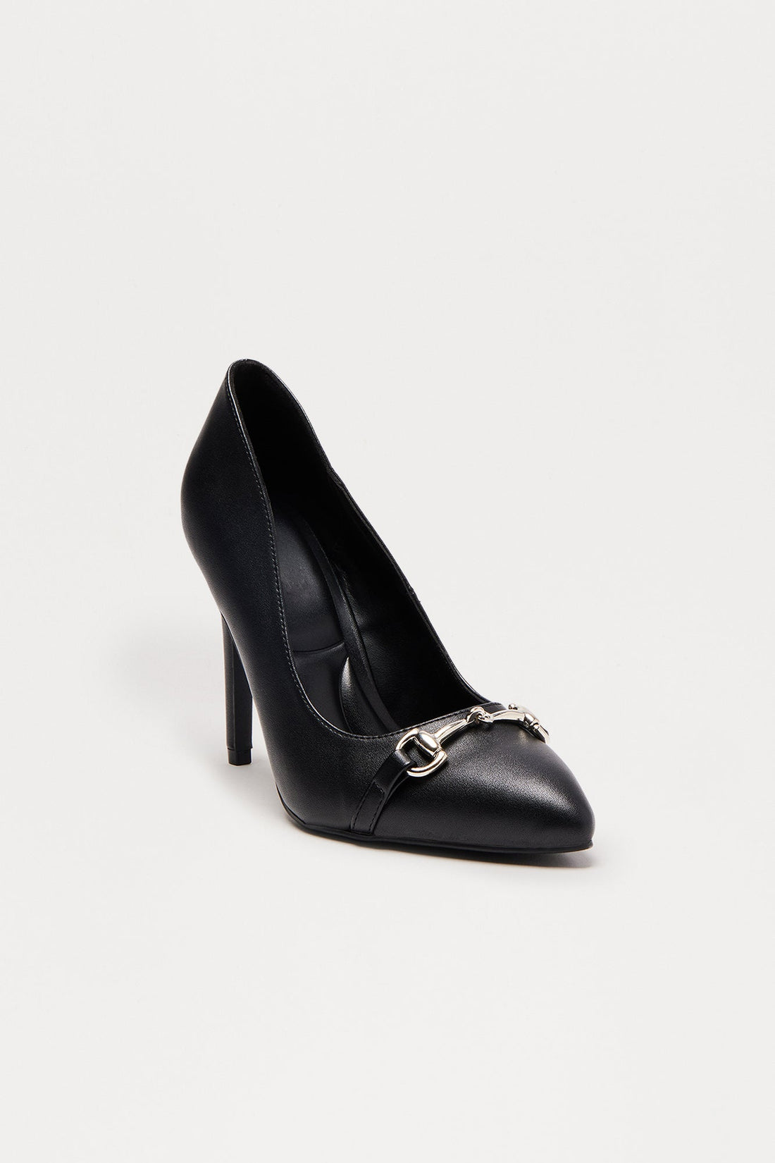 Akira Hardware Pumps  - Black