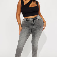 It's Giving High Stretch Curvy Skinny Jeans - Acid Wash Grey