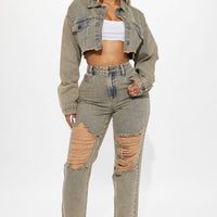 Sahara Tinted Ripped Mom Jean - Medium Wash
