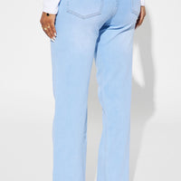 Simply Basic Stretch Straight Jeans - Light Wash