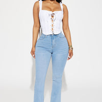 Mesa Booty Lifting Stretch Bootcut Jeans - Light Wash