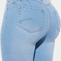 Mesa Booty Lifting Stretch Bootcut Jeans - Light Wash