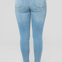 Wifey High Rise Booty Lifter Jeans - Light Blue Wash