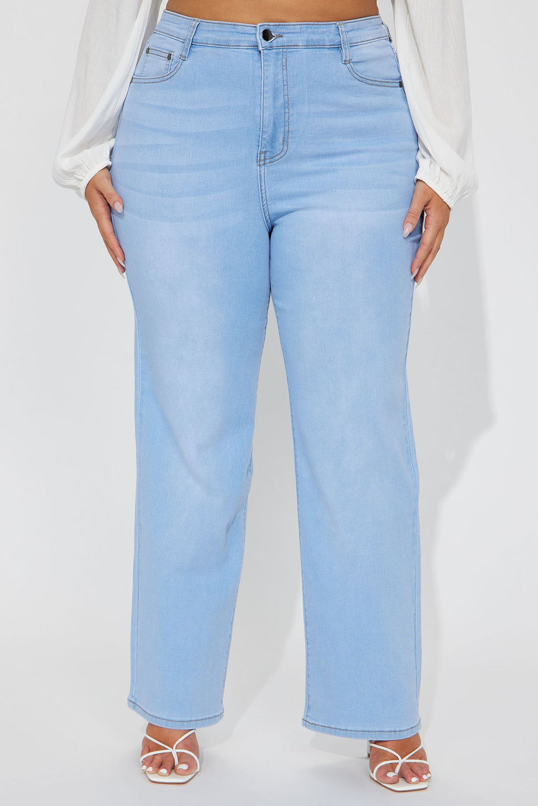 Simply Basic Stretch Straight Jeans - Light Wash