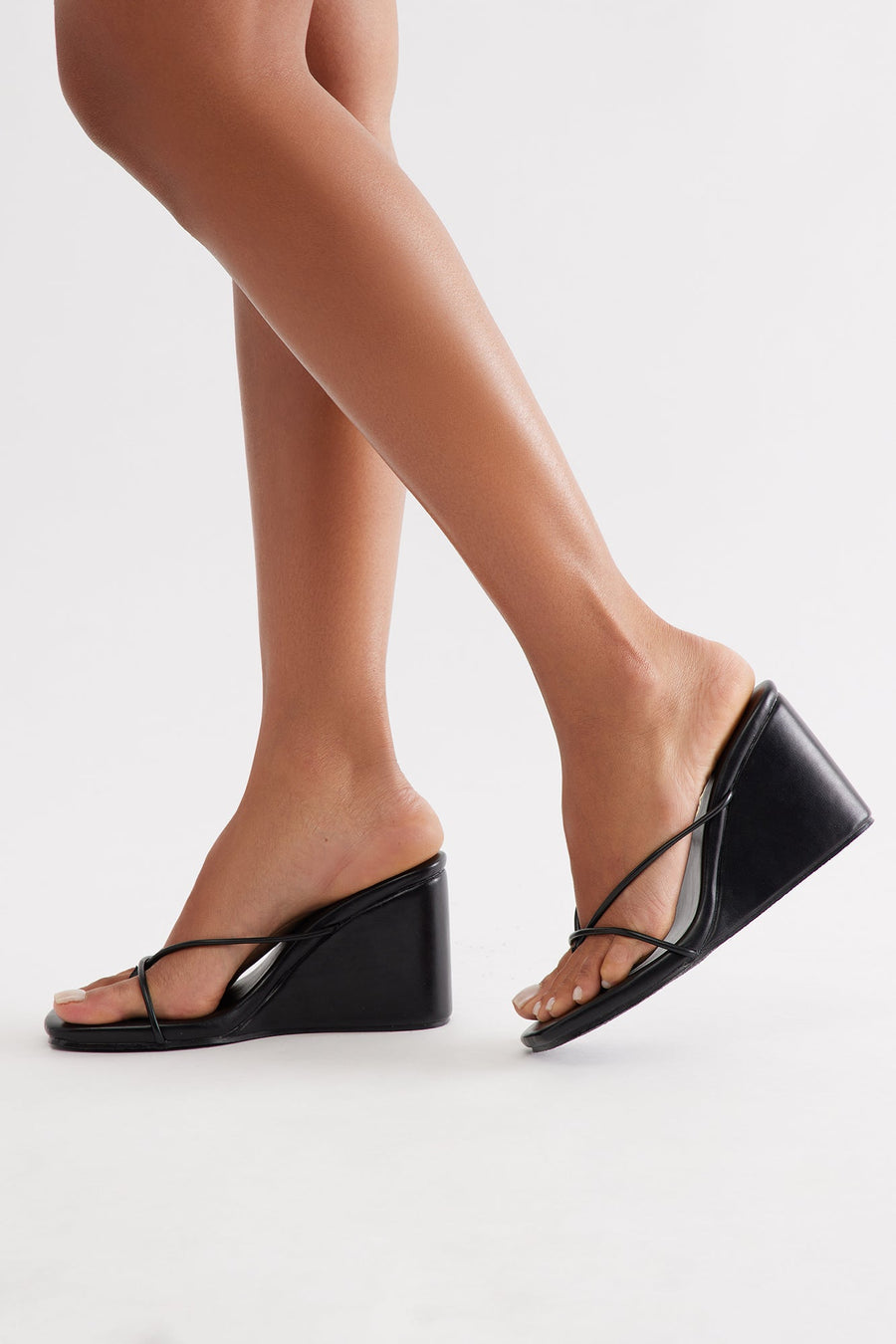 Avi Thong Wedges - Black