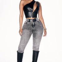 It's Giving High Stretch Curvy Skinny Jeans - Acid Wash Grey