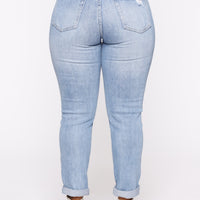 Keep Coming Back Boyfriend Jeans - Light Blue Wash