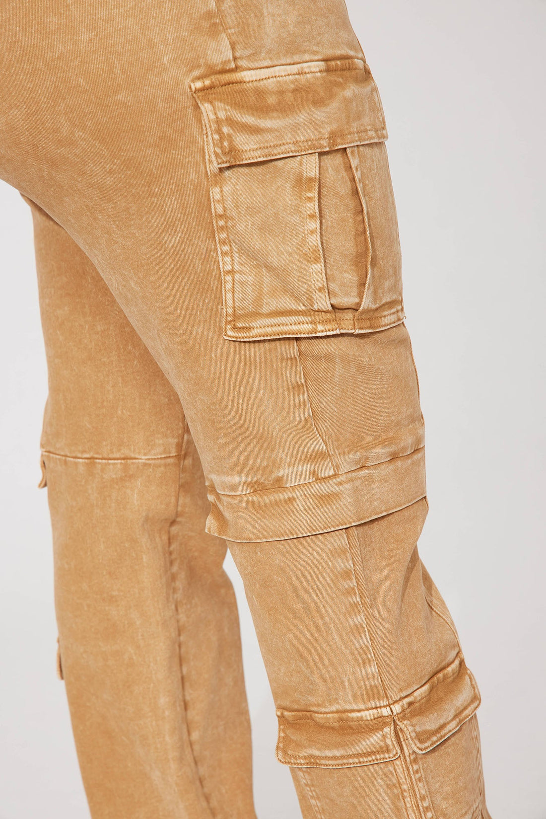 Main Squeeze Mid Rise Straight Leg Cargo Jeans - Khaki