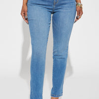 Clara Super Stretch Sculpting Mom Jeans - Medium Wash