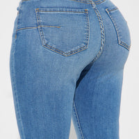 Clara Super Stretch Sculpting Mom Jeans - Medium Wash