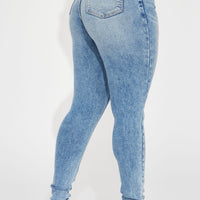 Contour Beauty Sculpting Stretch Skinny Jeans - Light Wash