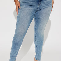 Contour Beauty Sculpting Stretch Skinny Jeans - Light Wash