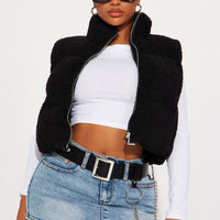Conquering Mountains Sherpa Vest - Black