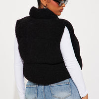 Conquering Mountains Sherpa Vest - Black