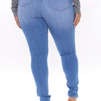 Show Off The Curves Super Stretch Booty Lifter Skinny Jeans - Medium Blue Wash