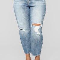 Tobi High Rise Mom Jeans - Medium Blue Wash