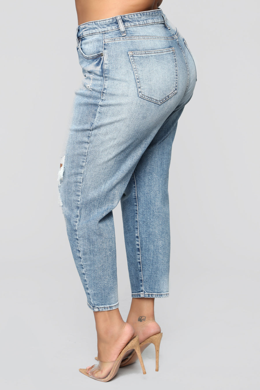 Tobi High Rise Mom Jeans - Medium Blue Wash