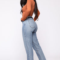 Very Special High Rise Mom Jeans - Medium Wash