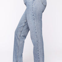 Very Special High Rise Mom Jeans - Medium Wash