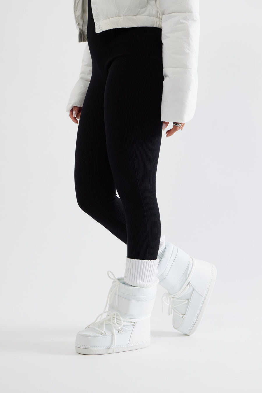 Arrowhead Flat Snow Boots - White