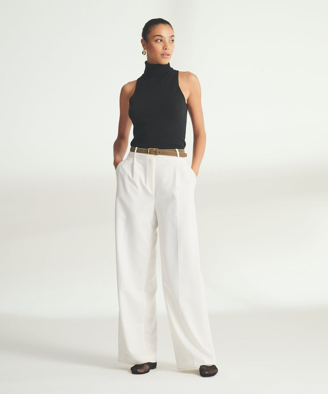Signature Cashmere Sleeveless Turtleneck