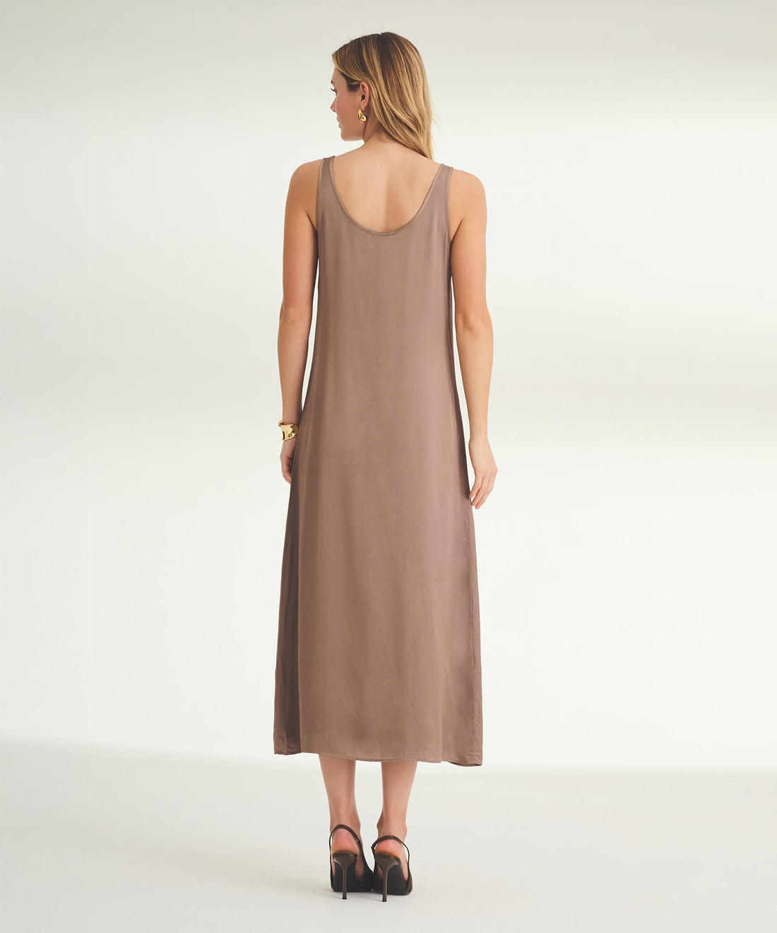 The Weightless Dress